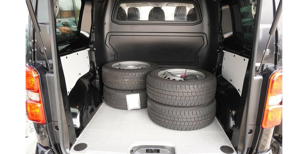 Fiat Scudo MultiCab L2 145 / Sitzheizung + Navi 48.952 km 26.775 &euro; Münchenbernsdorf 07589