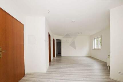 Geräumige, NEU renovierte 3-Raum-Wohnung in Meerane 3 zimmer