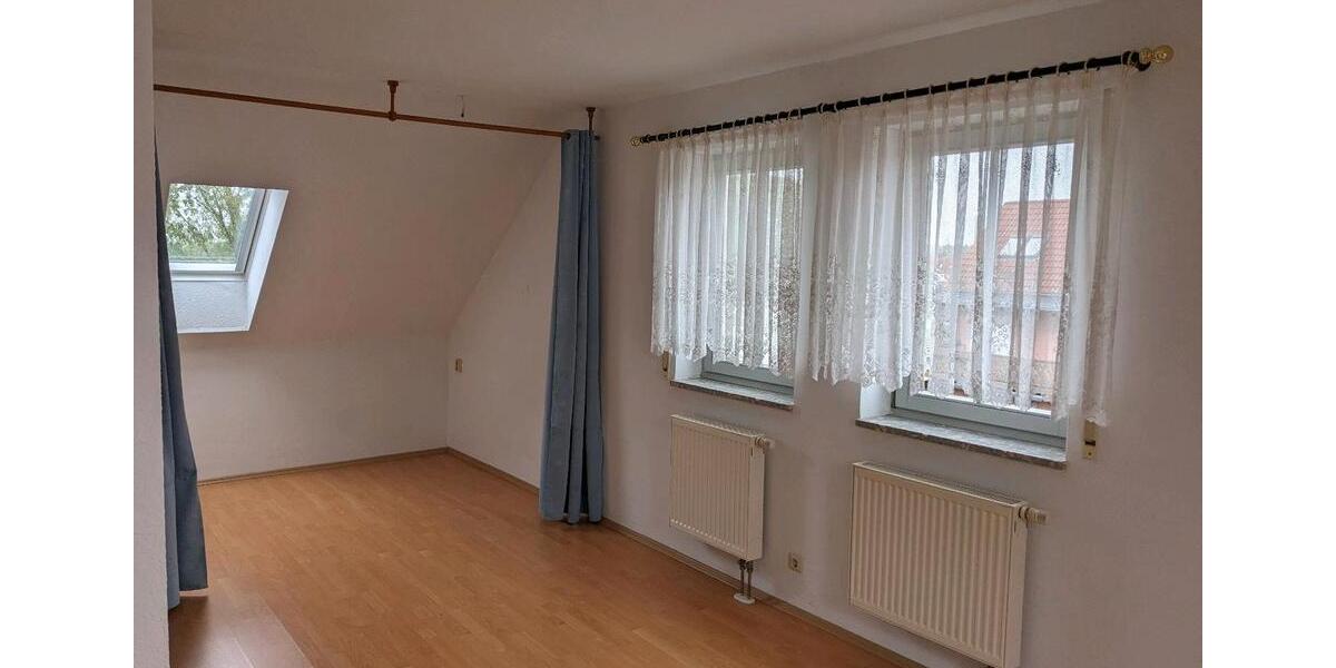 Reihenhaus Werdau - 5 Zimmer, 140 m&sup2;, 270.000&euro; | Angebot:26516548
