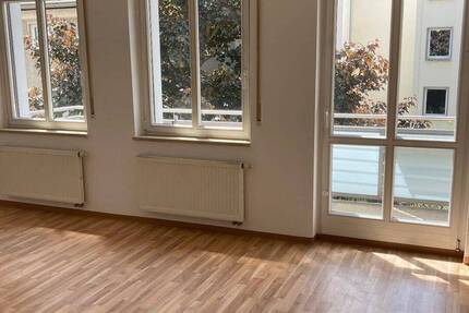 Wohnung Gera Innenstadt - 2 Zimmer, 62 m&sup2;, 365&euro; | Angebot:26797087