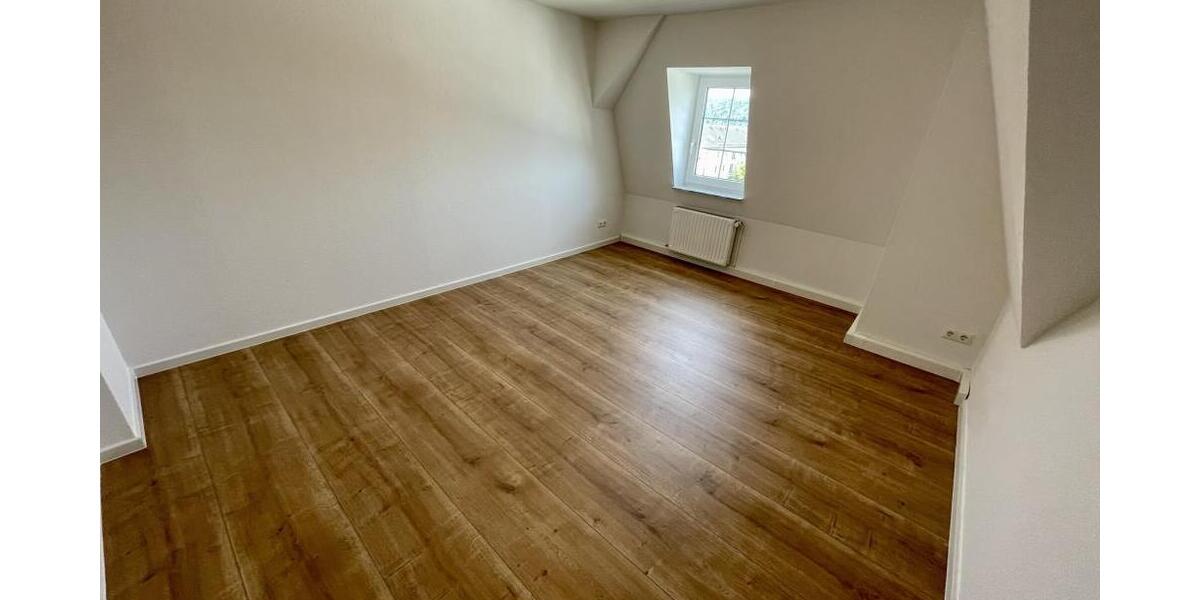 Mit Weitblick! 2,5 Raum DG Wohnung mit offener Küche im Wohnzimmer. Modernes Bad mit Wanne! - Dachgeschoßwohnung Gera Alt-Bieblach | Angebot:26248794