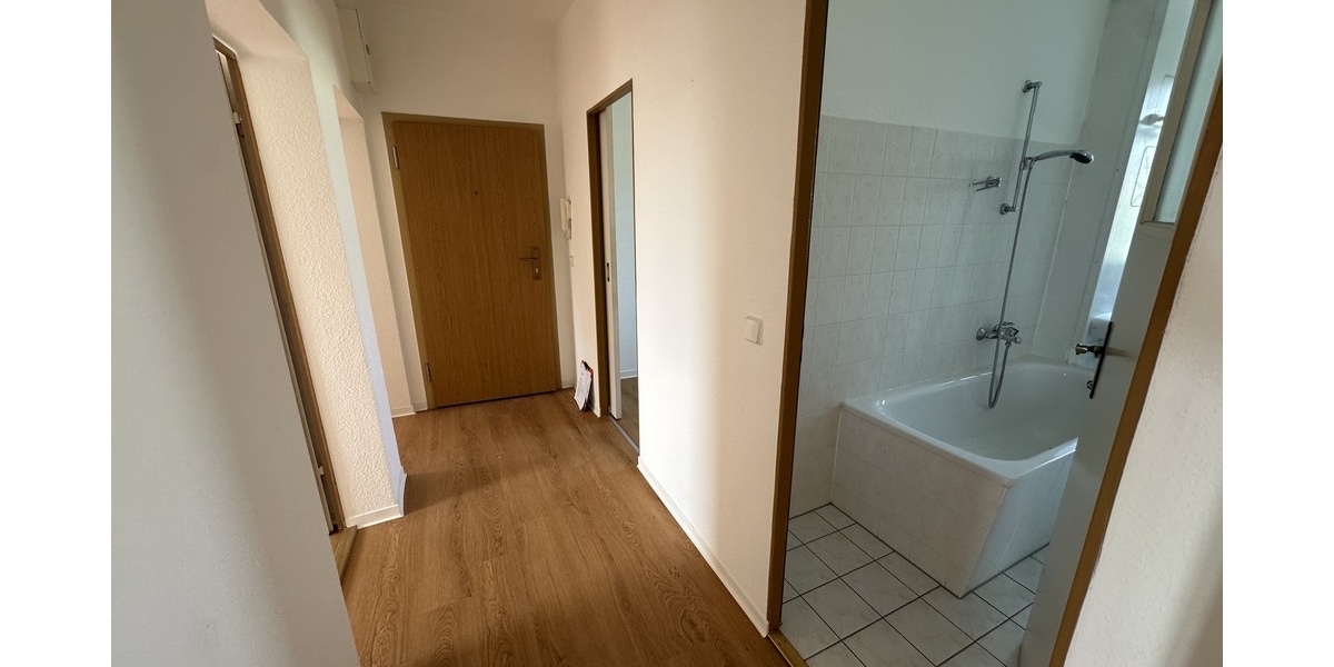 Neuer Fußboden und Balkon! 4 Zimmer Wohnung in Gera Langenberg - Etagenwohnung Gera Langenberg | Angebot:27156280