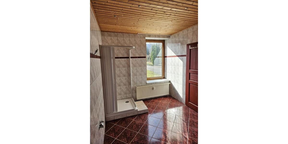 Erdgeschoßwohnung Schkölen - 4 Zimmer, 105 m&sup2;, 578&euro; | Angebot:26644777