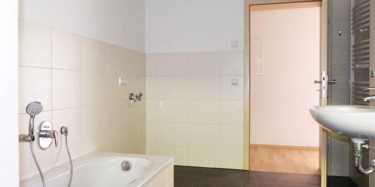 Etagenwohnung Greiz - 2 Zimmer, 55 m&sup2;, 360&euro; | Angebot:24758166
