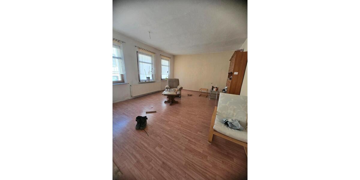Etagenwohnung Meerane - 8 Zimmer, 180 m&sup2;, 50.000&euro; | Angebot:26757988