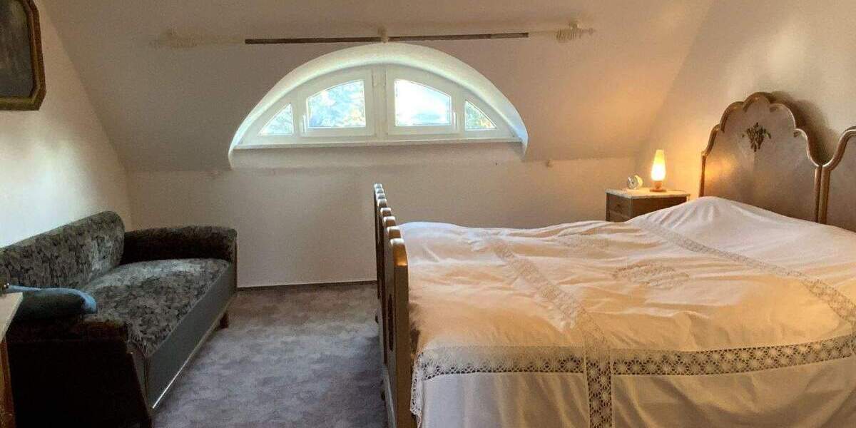 Einfamilienhaus Neustadt - 7 Zimmer, 225 m&sup2;, 250.000&euro; | Angebot:25673078