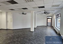 RENOVIERT 85m² große Gewerbe- Büro- Ladenfläche in hoch sichtbarer Lage und TOP Zustand zum Kauf