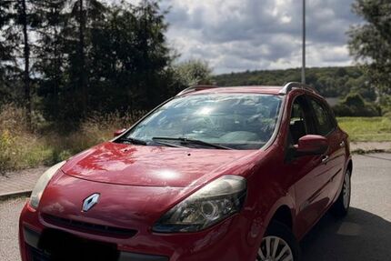 Renault Clio 178.500 km 2.399 &euro; Gera 07548