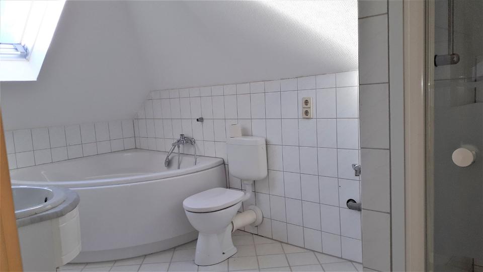 3,5 Zimmer mit offener Küche + Bad mit Wanne und Dusche 3.5 zimmer