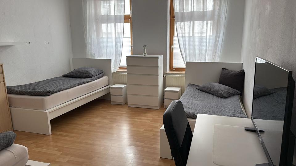 Etagenwohnung Gera Alt-Taubenpreskeln - 4 Zimmer, 70 m&sup2;, 80&euro; | Angebot:25886935