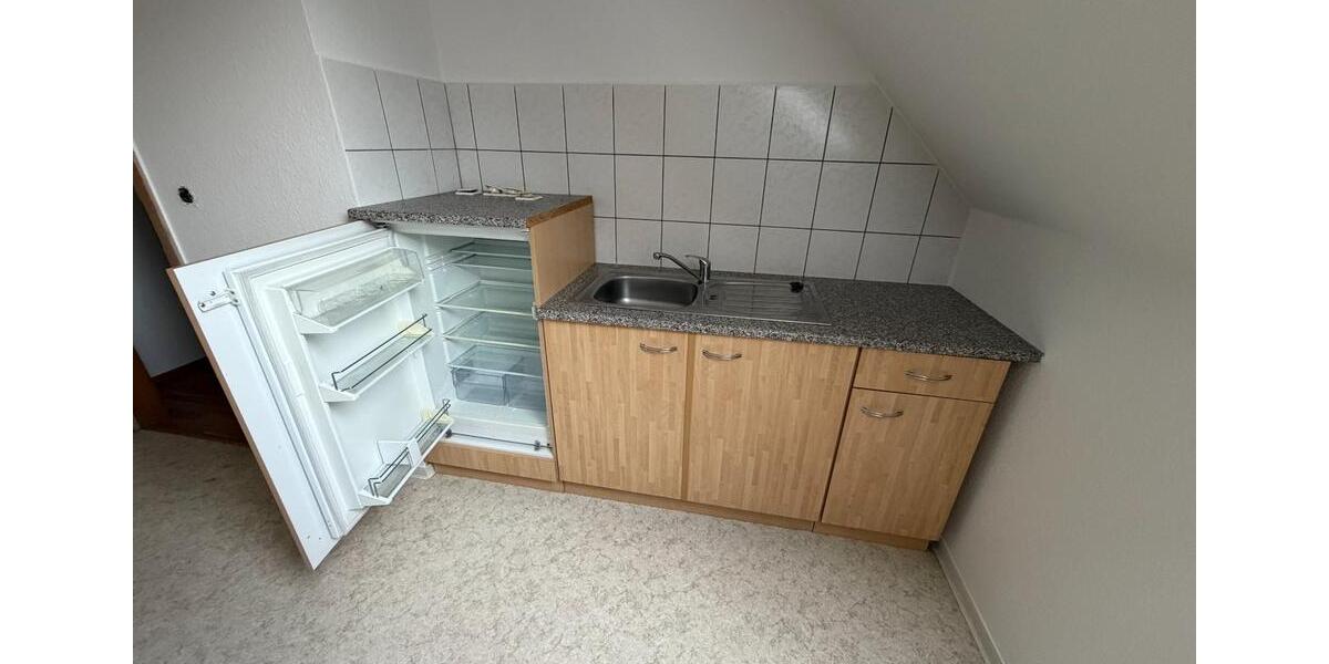 Dachgeschoßwohnung Altenburg - 2 Zimmer, 42 m&sup2;, 300&euro; | Angebot:24651533