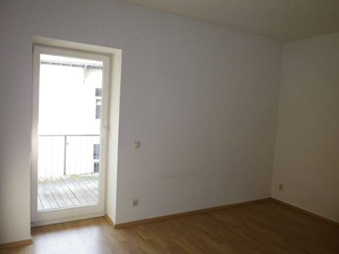 Etagenwohnung Altenburg - 2 Zimmer, 60 m&sup2;, 412&euro; | Angebot:25727995