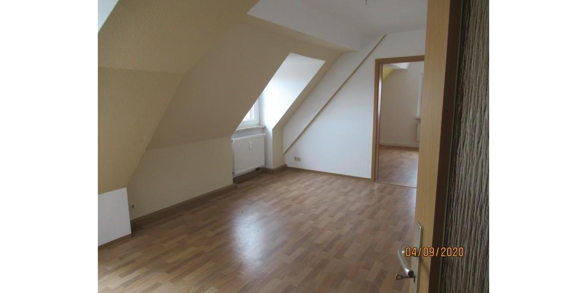 Dachgeschoßwohnung Meuselwitz - 2 Zimmer, 39 m&sup2;, 215&euro; | Angebot:26364253