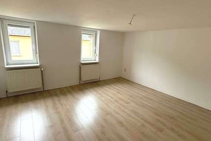 Wohnung Auma - Weidatal Weidatal - 3 Zimmer, 64 m&sup2;, 325&euro; | Angebot:25163481