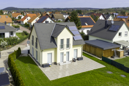 Einziehen & wohlfühlen: neuwertiges EFH mit Erdwärmeheizung, Terrasse und ca. 118 m² Wohnfläche in Top-Zustand in Caaschwitz! - Haus Caaschwitz | Angebot:26429689