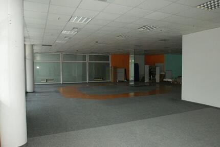 Attraktiver Showroom in Grana zur Miete zimmer