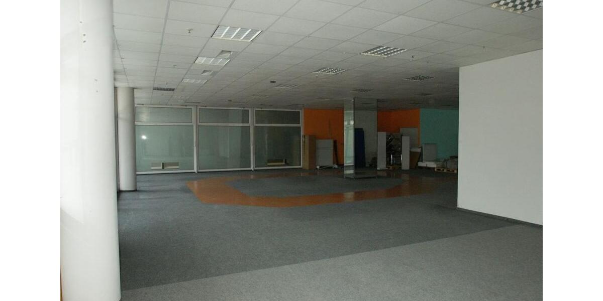 Attraktiver Showroom in Grana zur Miete zimmer