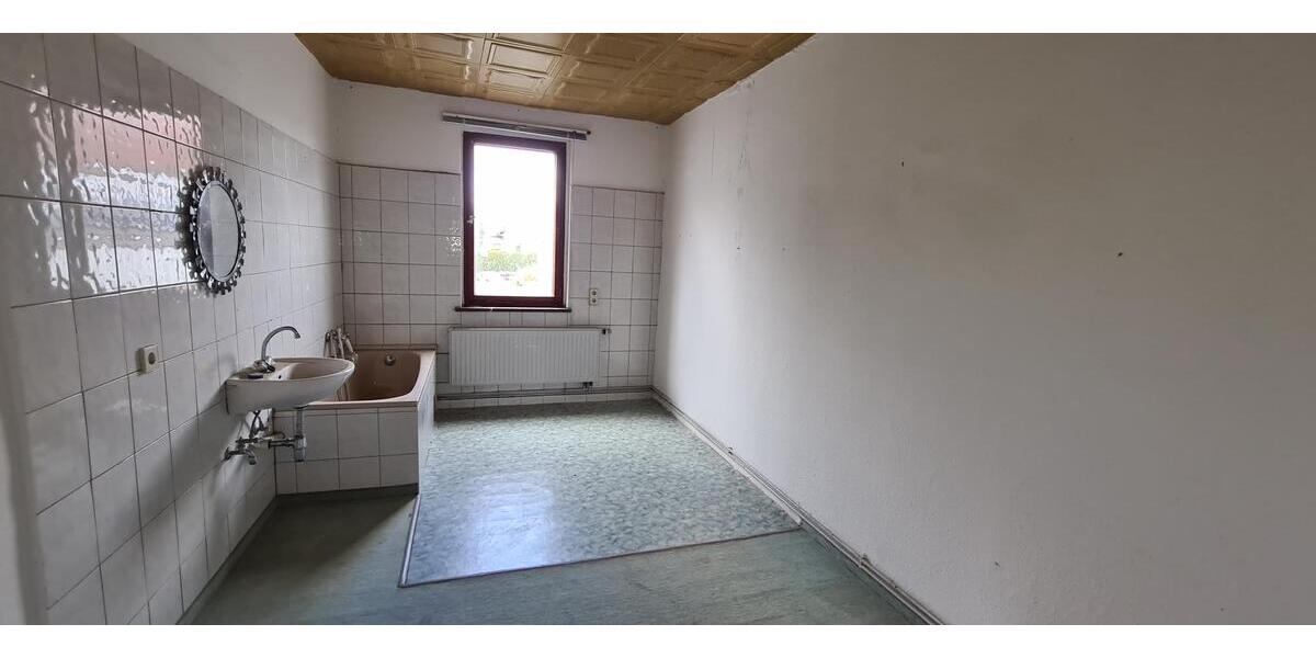 Schönes Mehrfamilienhaus-Sanierungsobjekt mit Garten, Brunnen, Stellplätzen - Mehrfamilienhaus, Wohnhaus Mörsdorf b Stadtroda | Angebot:27234838