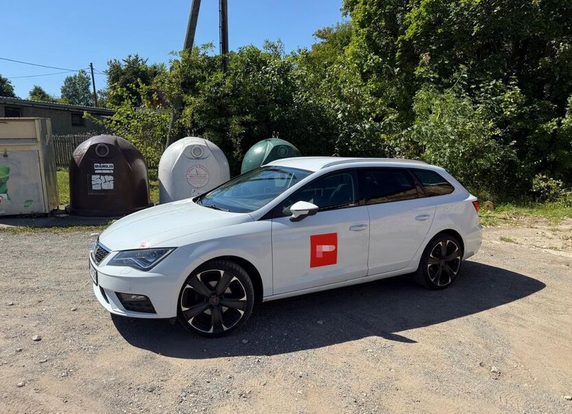 Seat Leon 89.000 km 14.900 € Serba 07616