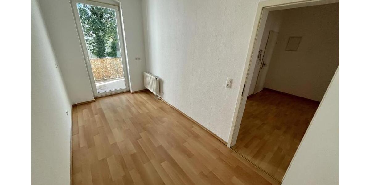 Wohnen in Gera Untermhaus! 3 Raum Wohnung mit Balkon (Südseite) und großen Wohnzimmer! - Etagenwohnung Gera Untermhaus | Angebot:26376571