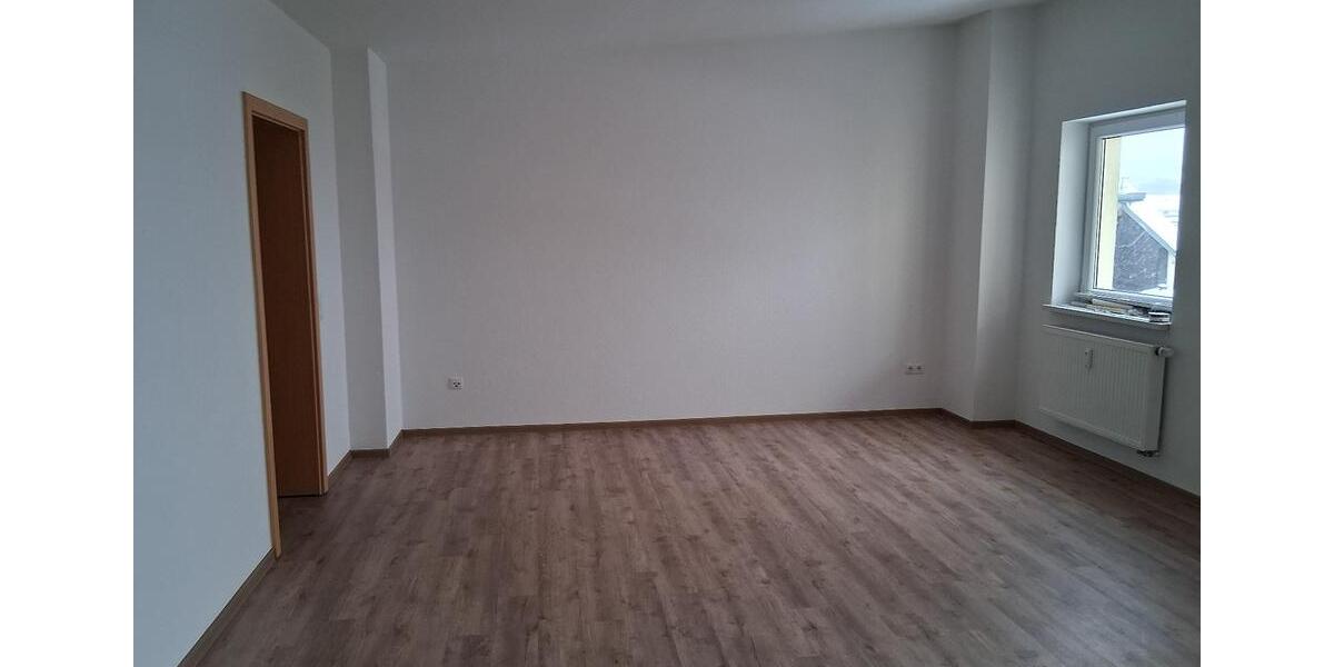 Dachgeschoßwohnung Gera Alt-Bieblach - 3 Zimmer, 104 m&sup2;, 546&euro; | Angebot:26017987