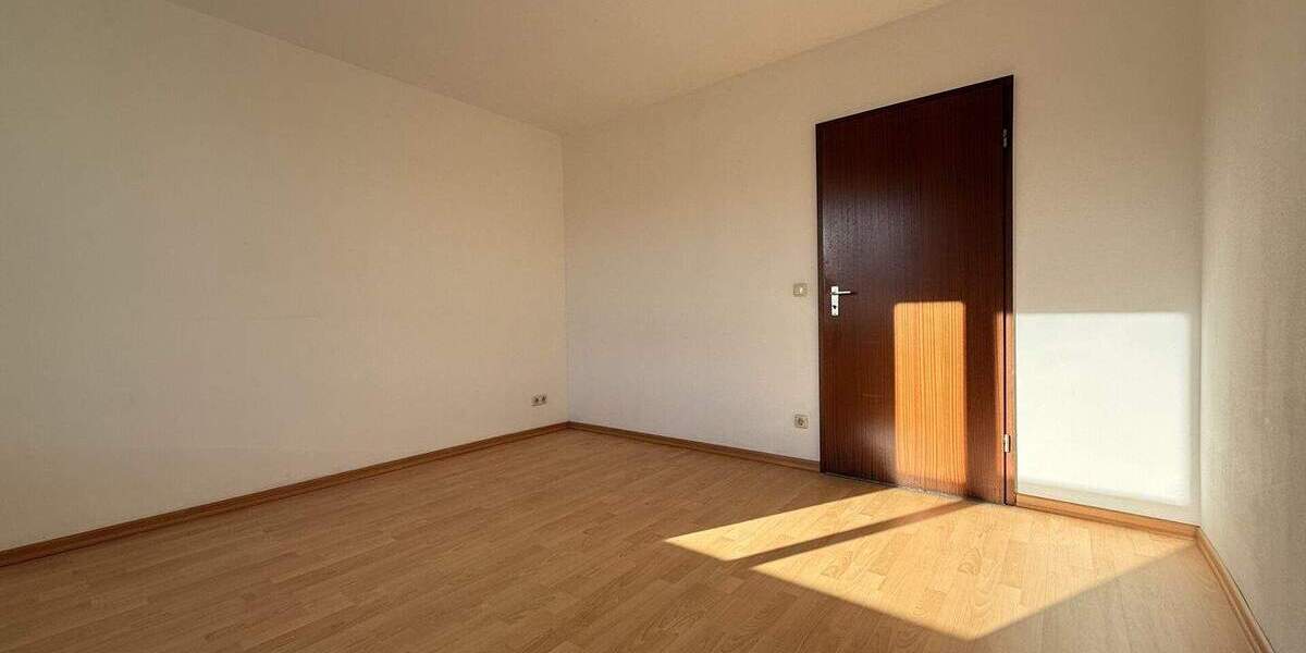 Etagenwohnung Crimmitschau - 2 Zimmer, 51 m&sup2;, 320&euro; | Angebot:25680254