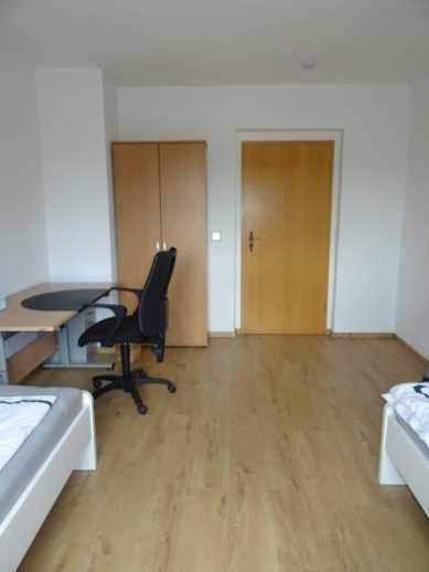 Saniert und möbliert - 3-Zimmer-Eigentumswohnung mit Balkon im Hochparterre in Hohenleuben zu verkaufen 3 zimmer