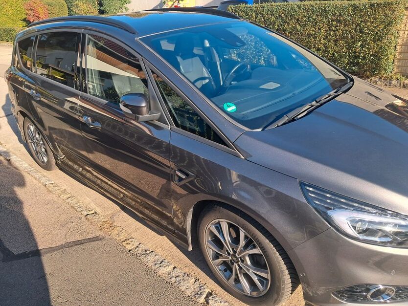 Ford S-Max 68.527 km 15.500 € Zwickau 08064