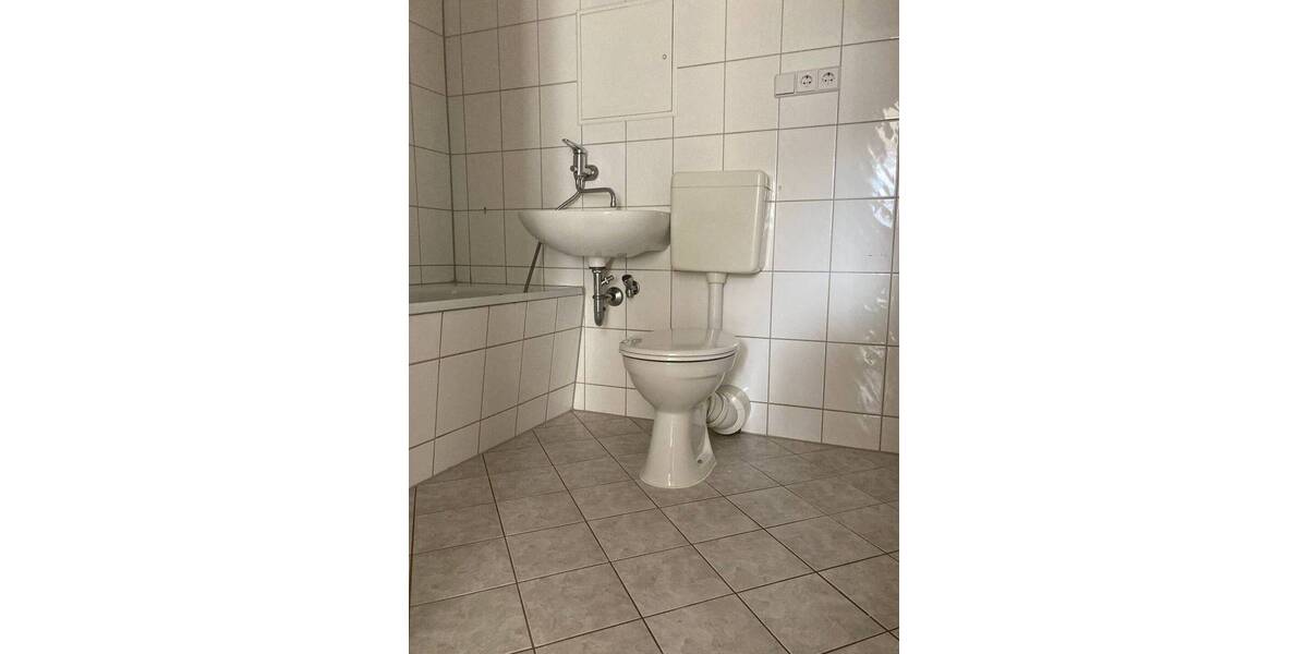 Etagenwohnung Gera Innenstadt - 4 Zimmer, 76 m&sup2;, 425&euro; | Angebot:26916693