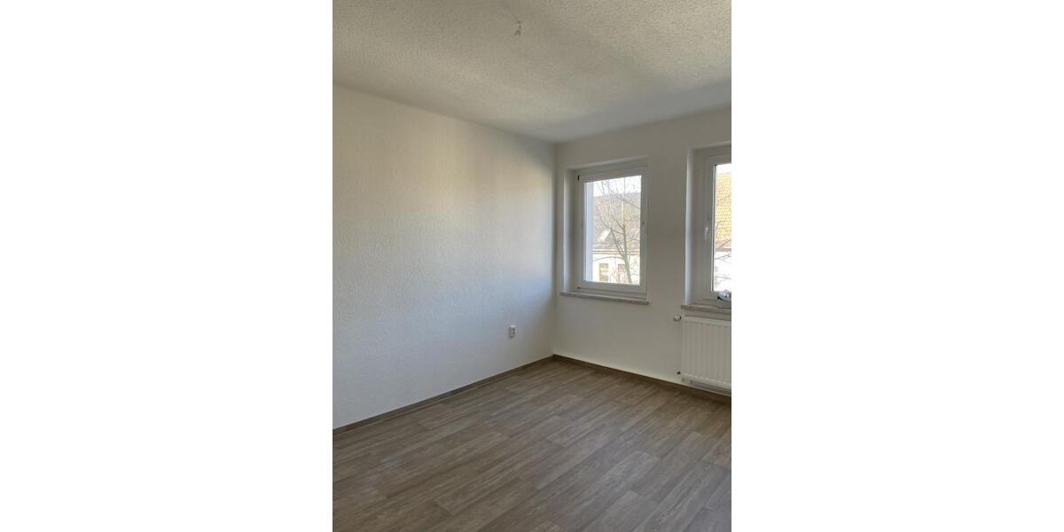 Etagenwohnung Zeitz - 2 Zimmer, 52 m&sup2;, 330&euro; | Angebot:25327035