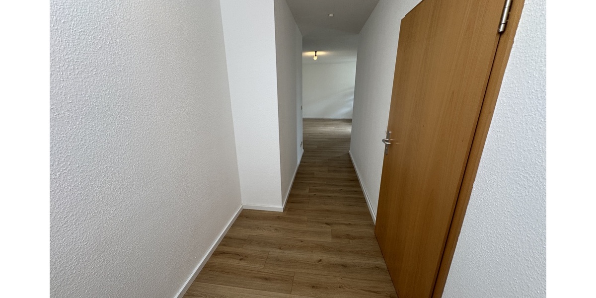 Helle & ruhige 1 Zimmer Whg. mit Aufzug und Balkon (W 46) - Dachgeschoßwohnung Gera Ostviertel | Angebot:26882341