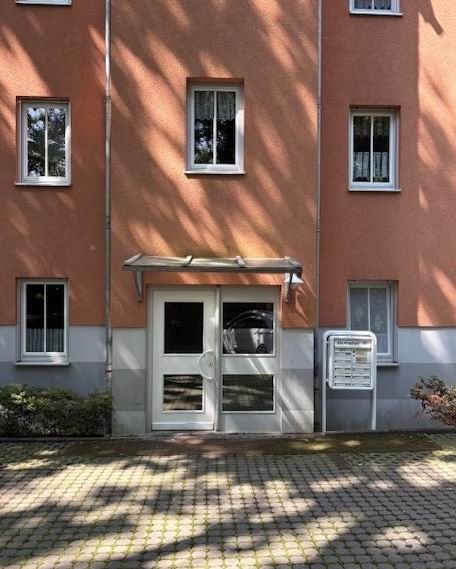 Kapitalanlage 3-Zimmer-Eigentumswohnung vermietet mit Balkon - Mehrfamilienhaus, Wohnhaus Werdau | Angebot:25857798