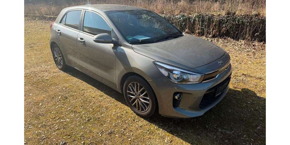 Kia Rio 54.749 km 11.590 &euro; Altenburg 04600