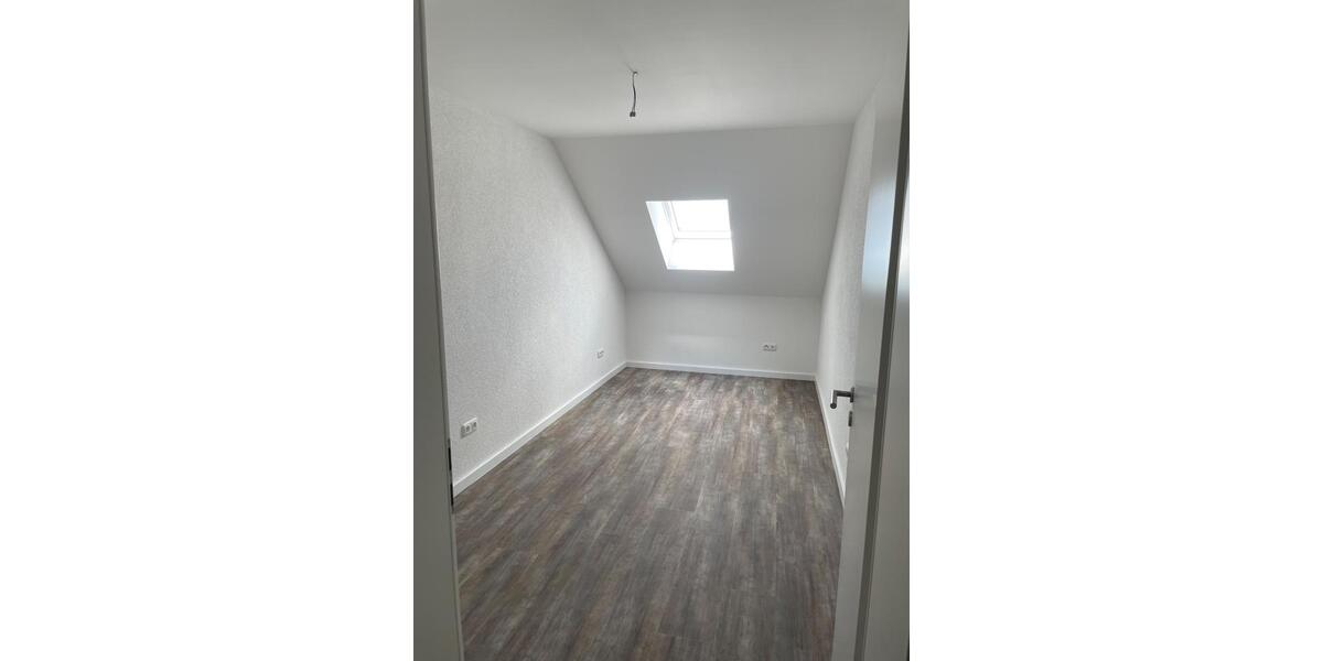 Etagenwohnung Meerane - 4 Zimmer, 127 m&sup2;, 998&euro; | Angebot:26165287