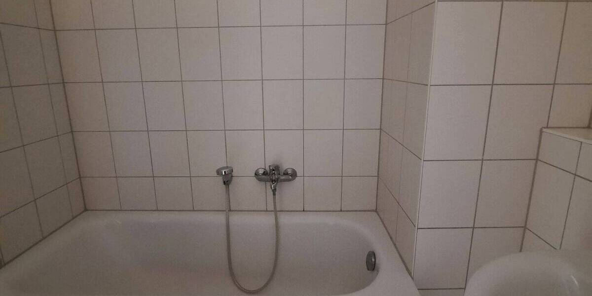 Etagenwohnung Gera Innenstadt - 2 Zimmer, 68 m&sup2;, 400&euro; | Angebot:26261792