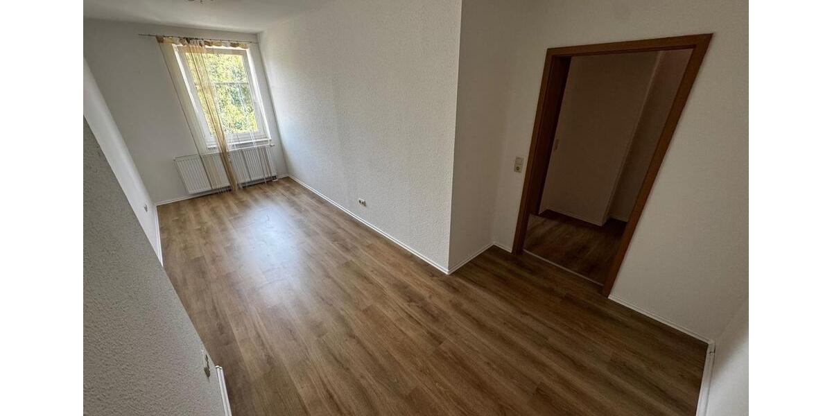 Etagenwohnung Crimmitschau - 4 Zimmer, 100 m&sup2;, 520&euro; | Angebot:24469695