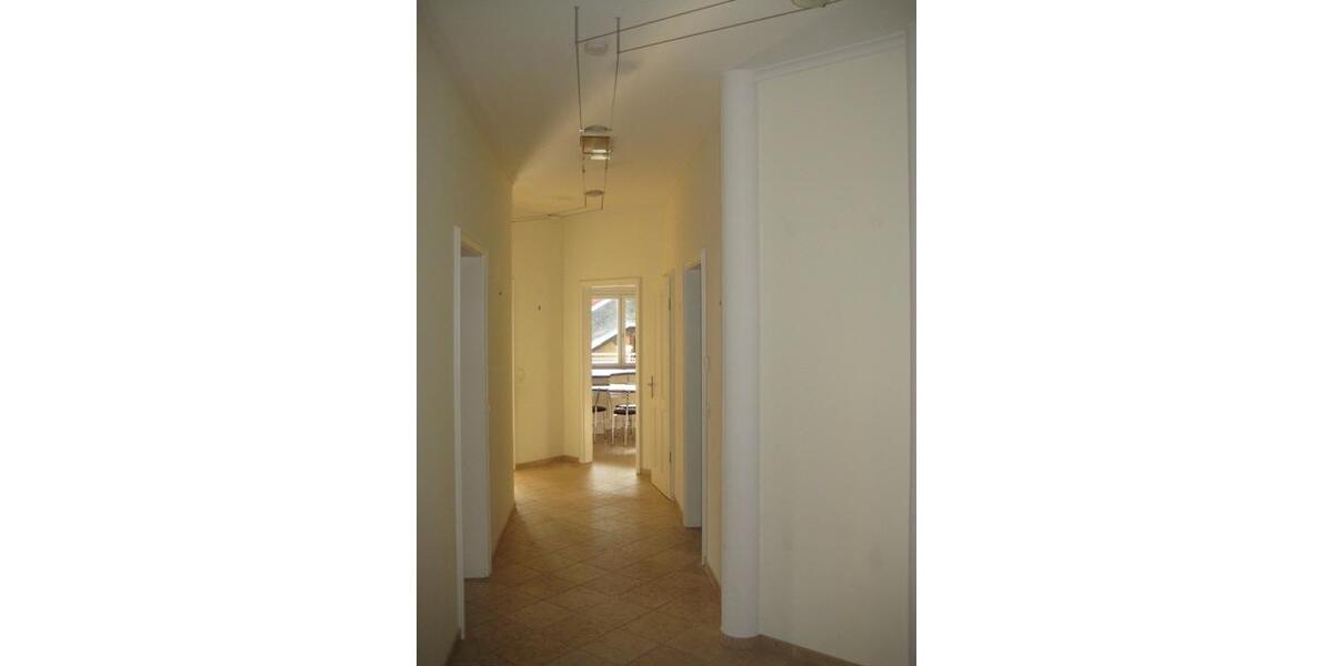 Etagenwohnung Crimmitschau - 3 Zimmer, 124 m&sup2;, 825&euro; | Angebot:25096453