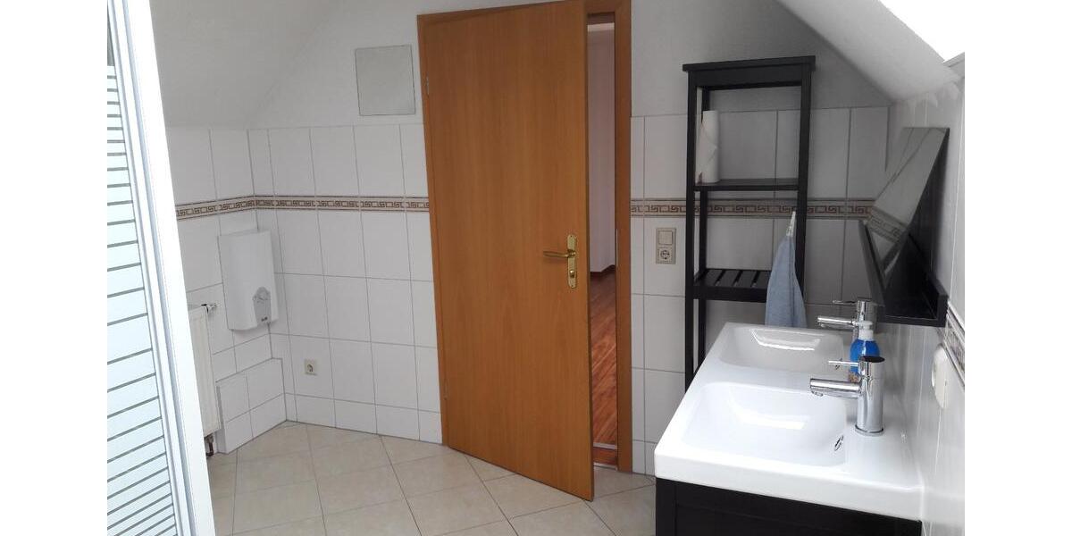 Dachgeschoßwohnung Gera Alt-Bieblach - 3 Zimmer, 100 m&sup2;, 670&euro; | Angebot:25989735