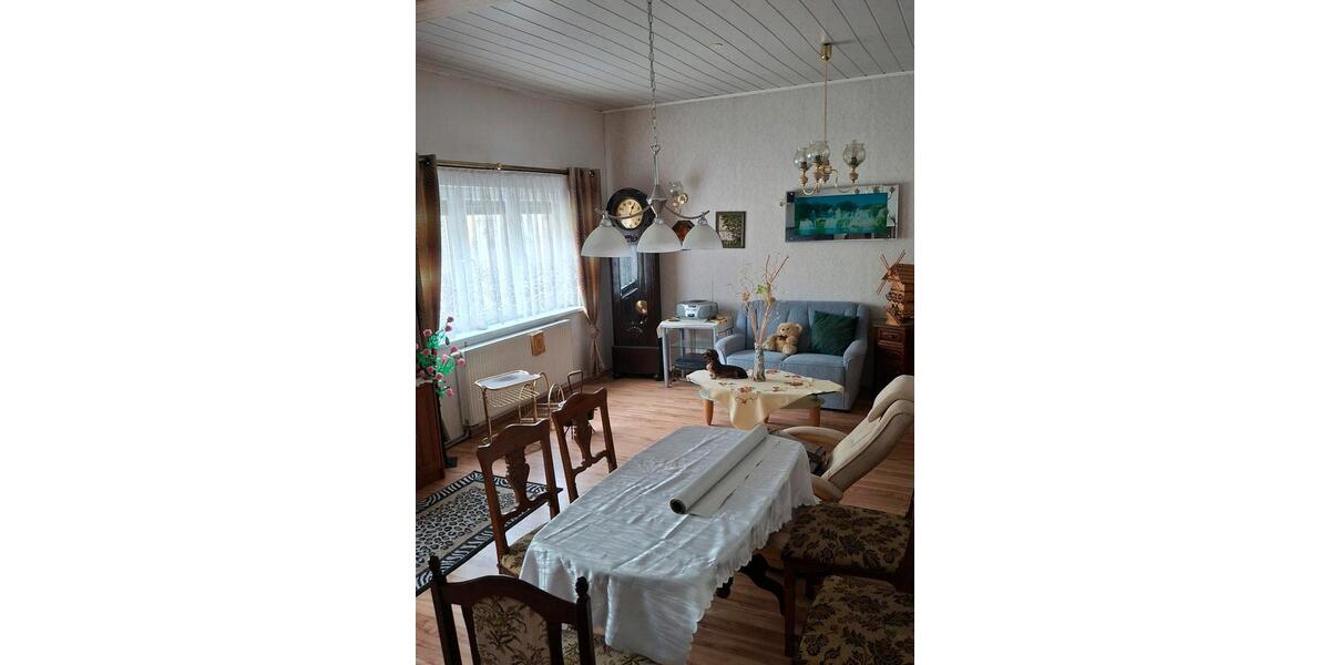 Reihenhaus Werdau - 5 Zimmer, 100 m&sup2;, 65.000&euro; | Angebot:24829937