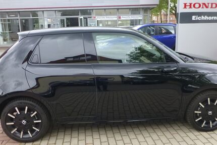 Honda e 28.400 km 18.790 € Naumburg/S. + 06667 Weißenfels + 06618 Schönburg 06618