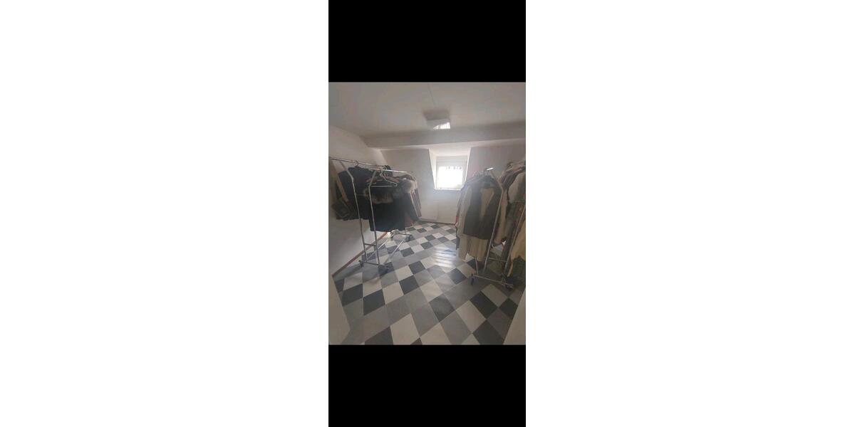 Etagenwohnung Greiz - 10 Zimmer, 170 m&sup2;, 70.000&euro; | Angebot:27416503