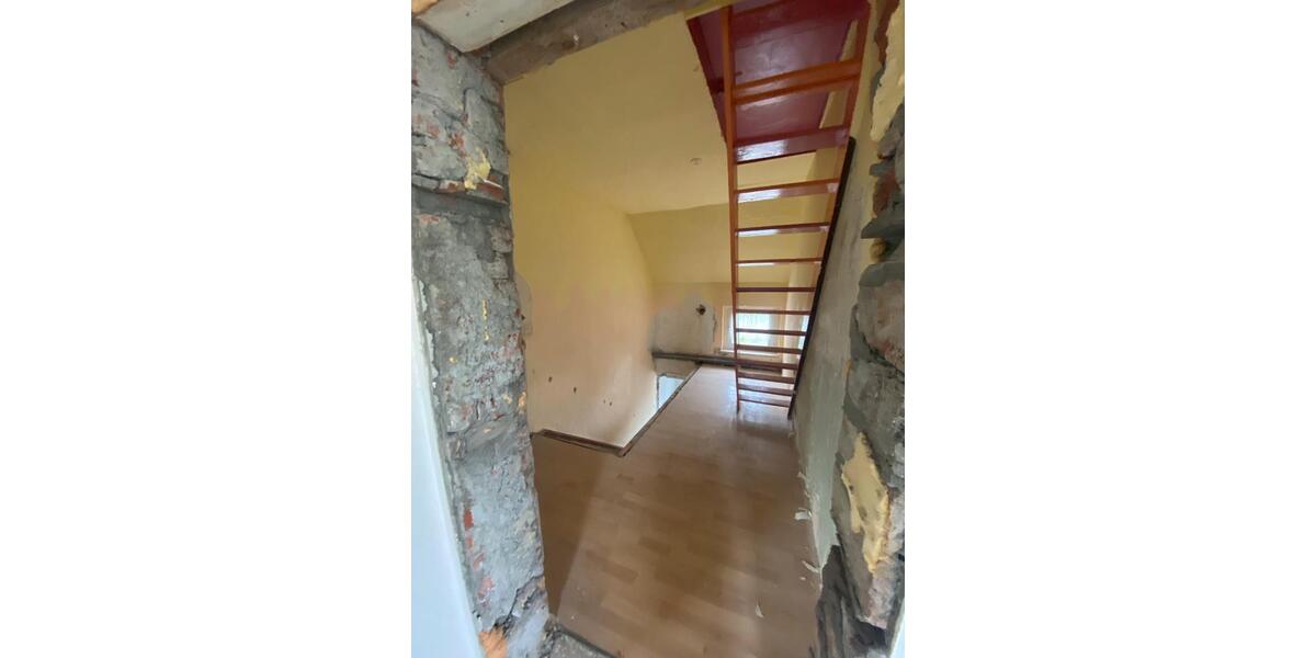 Doppelhaushälfte Teuchern - 7 Zimmer, 120 m&sup2;, 115.000&euro; | Angebot:27261997