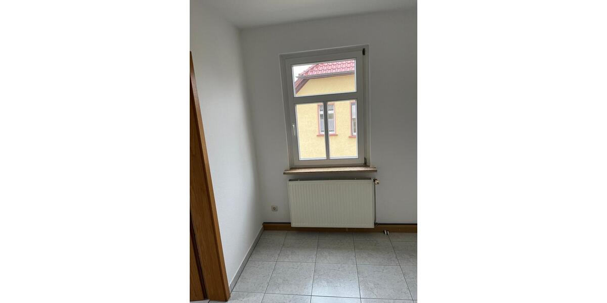 Dachgeschoßwohnung Triptis - 3 Zimmer, 72 m&sup2;, 490&euro; | Angebot:24712626