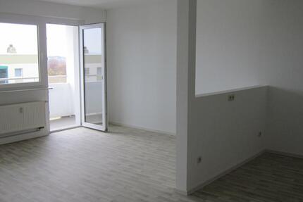 Schöne 3-Raum-Wohnung mit offener Küche zimmer