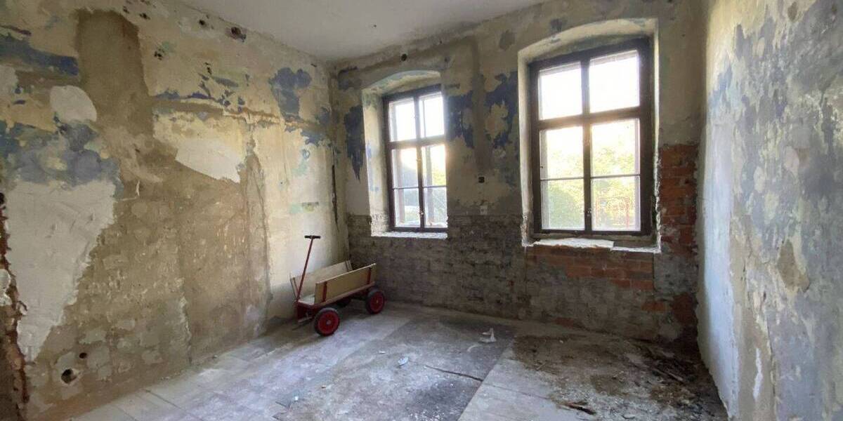 Sanierungsbedürftiges Mehrfamilienhaus mit 2-3 Wohneinheiten 1 zimmer