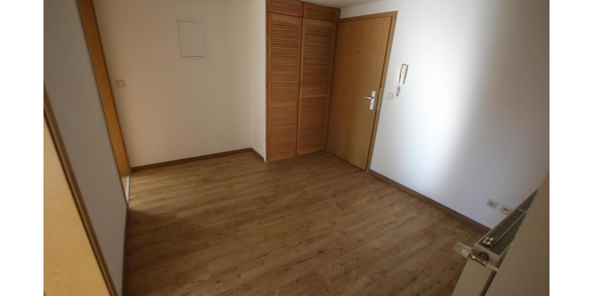 Blick über die Stadt! Gemütliche 3 Raum DG Wohnung mit großem Mietergarten. - Dachgeschoßwohnung Gera Ostviertel | Angebot:26233954