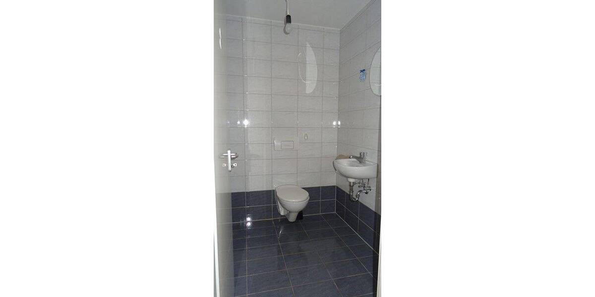 Etagenwohnung Crimmitschau - 2 Zimmer, 84 m&sup2;, 400&euro; | Angebot:26797876