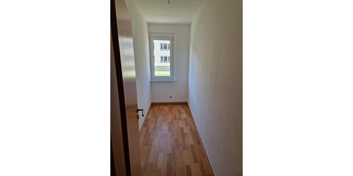 Etagenwohnung Schmölln - 4 Zimmer, 79 m&sup2;, 420&euro; | Angebot:26365477