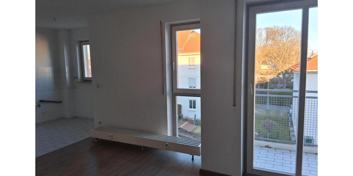 Etagenwohnung Meerane - 1 Zimmer, 36 m&sup2;, 351&euro; | Angebot:26071945