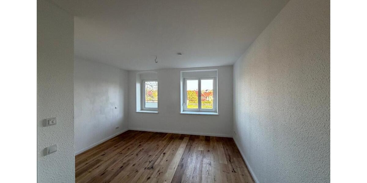 Hochparterre Meerane - 4 Zimmer, 95 m&sup2;, 1.000&euro; | Angebot:26325764